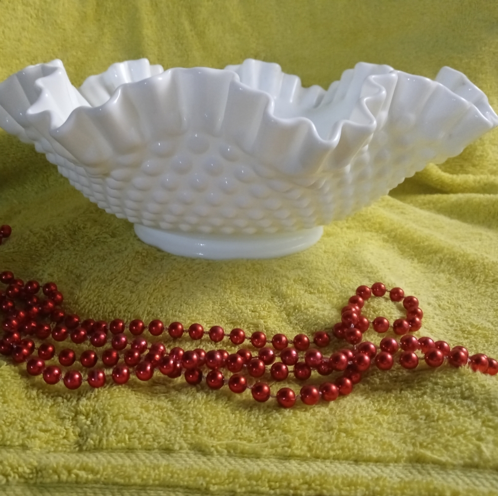 Fenton Milk glass rippled top fruit bowl 10